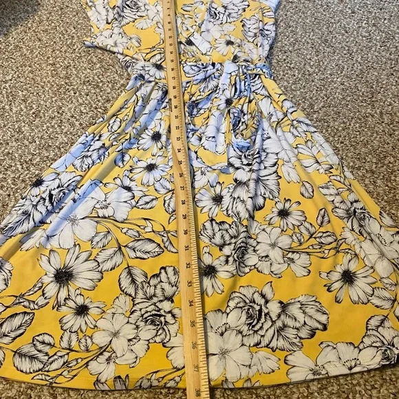Yellow Floral Liz Claiborne Dress - Picture 4 of 6